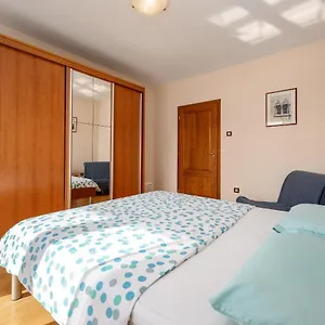  Apartment Gulic