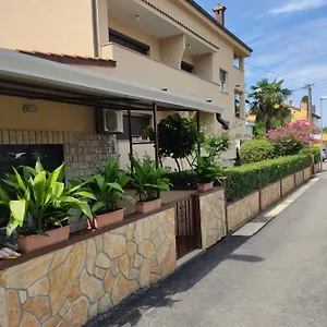  Apartment Mara